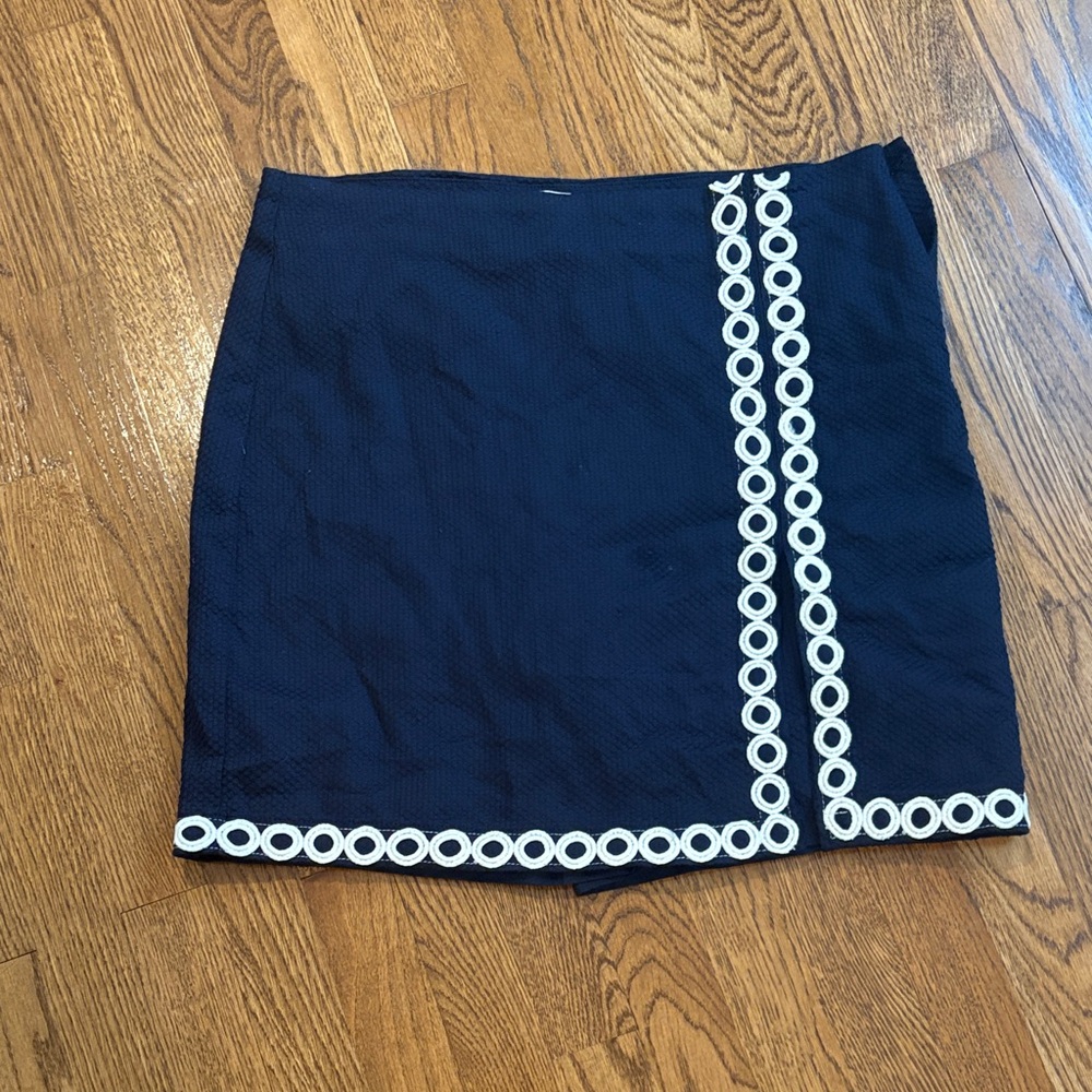 Talbots Outlet Navy Blue Textured Mini Skort with White Embroidered  Trim